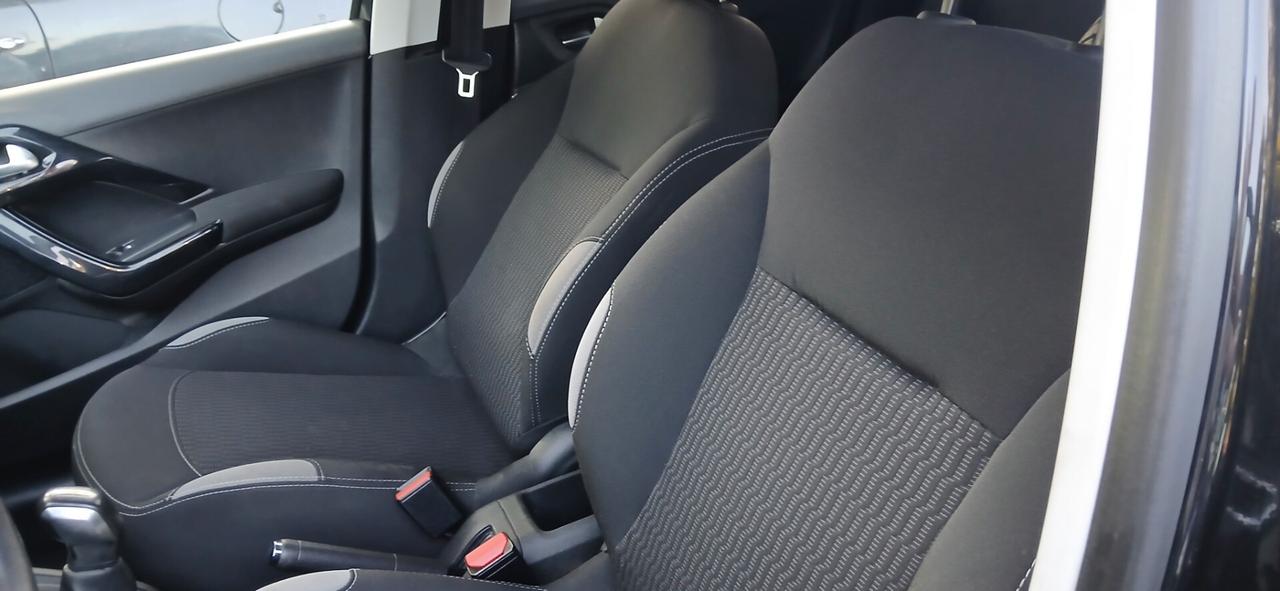Peugeot 208 PureTech 82 5 porte Allure
