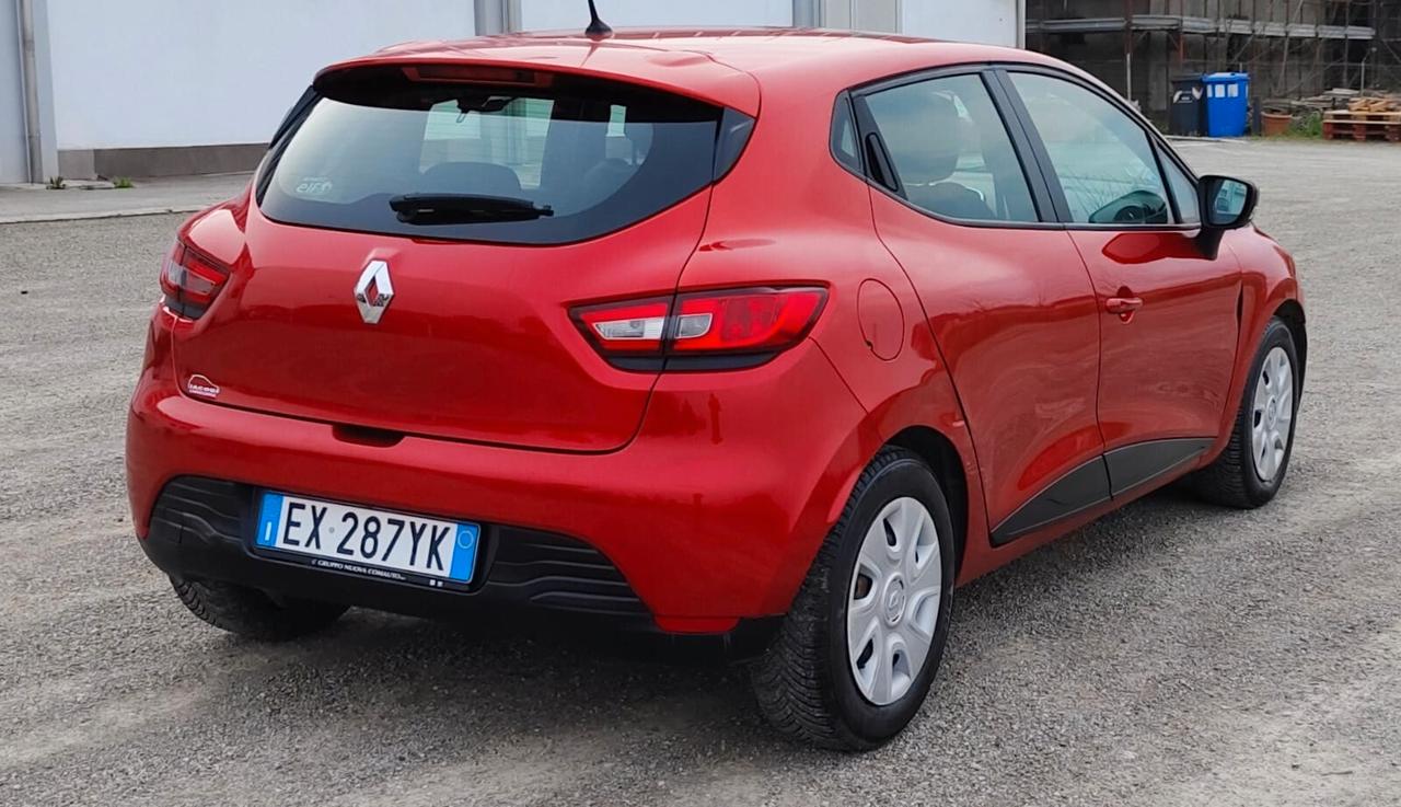 Renault Clio 1.2 75CV 5 porte Costume National
