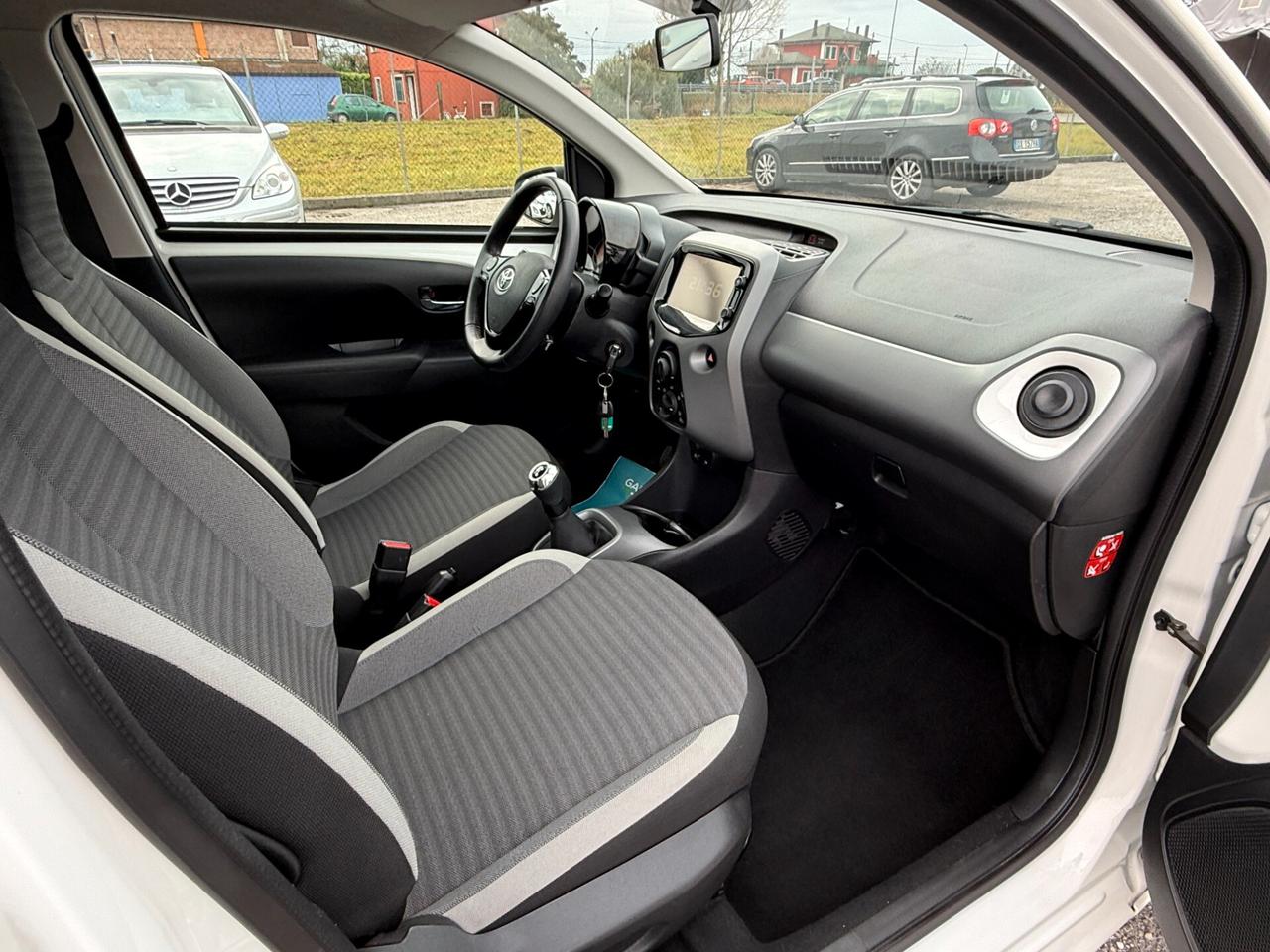 Toyota Aygo 1.0 VVT-i 72 CV 5 porte x-business