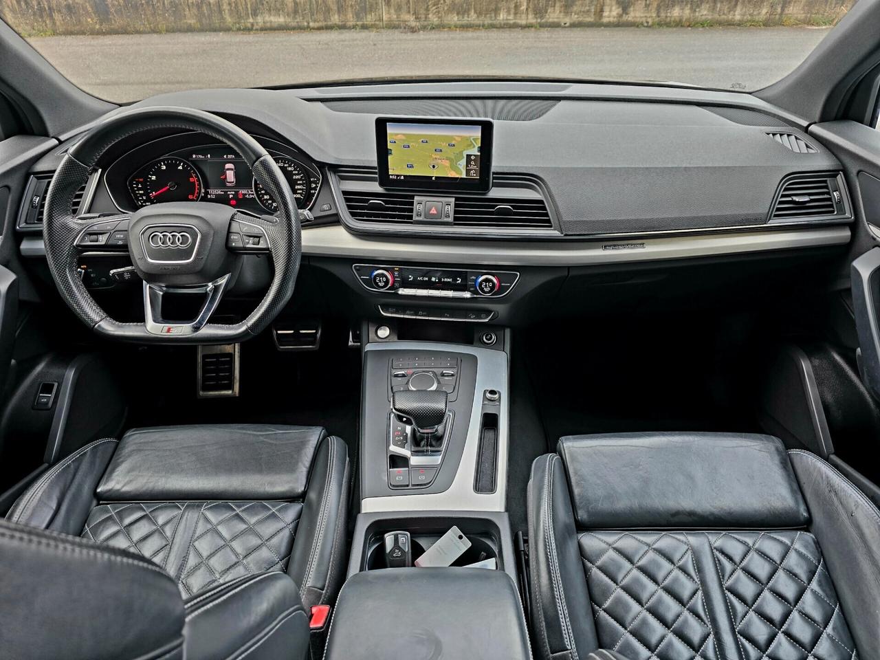 Audi Q5 40 TDI quattro S tronic S line interni RS