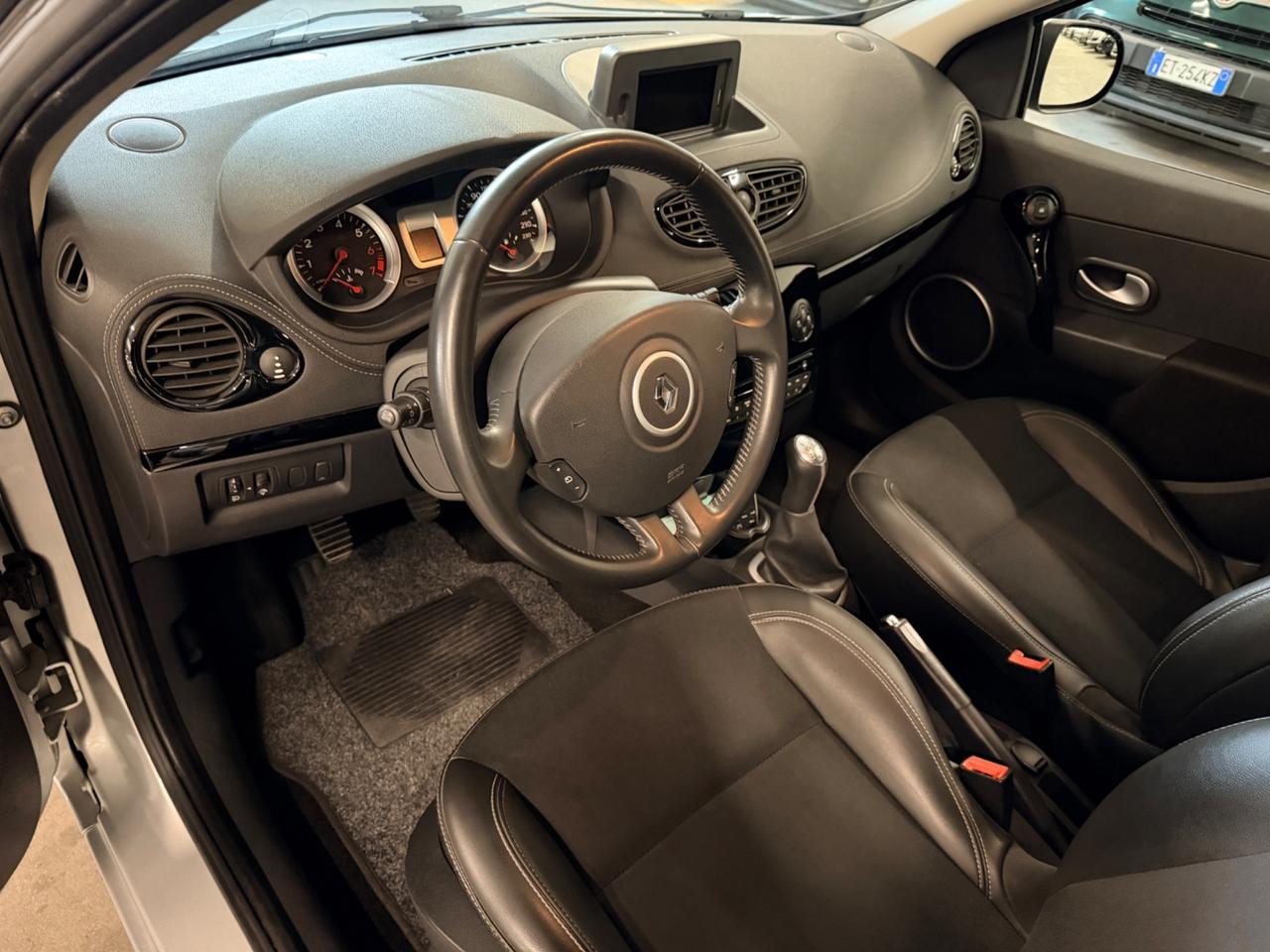Renault Clio 1.2 16V 5 porte Dynamique