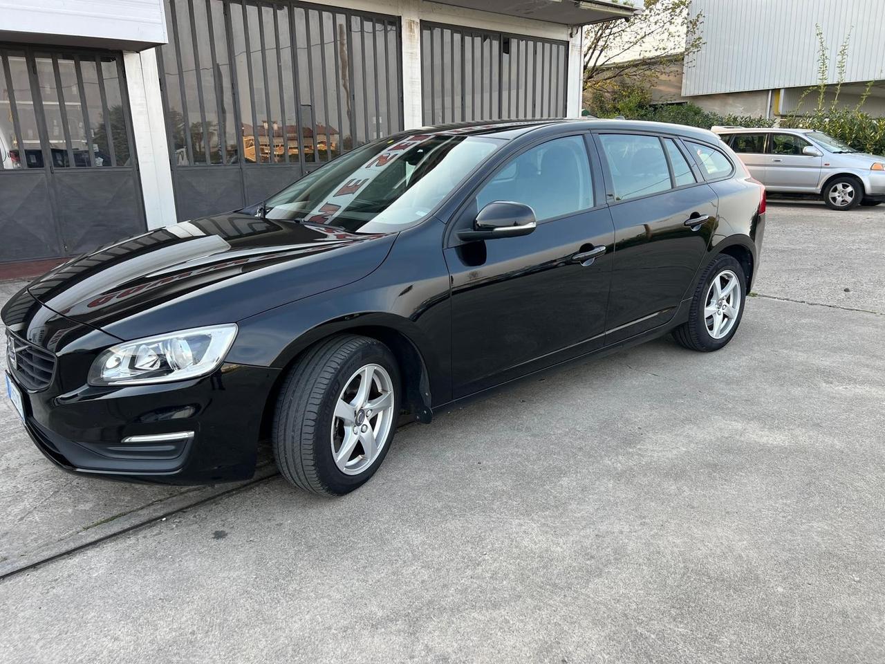 Volvo V60 D2 Geartronic Business 2.0 DIESEL ANNO 2018