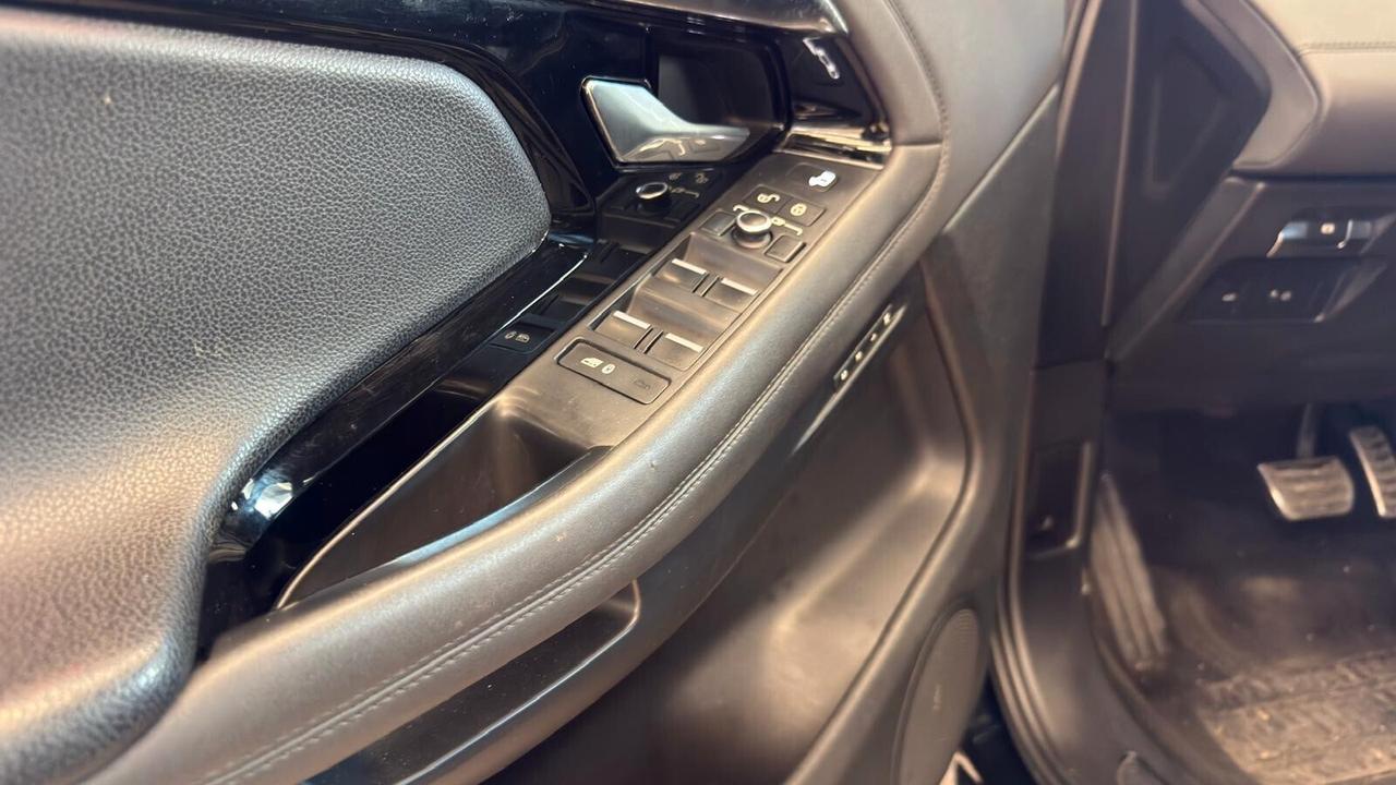 Range Rover Evoque 2.0D I4 180 CV AWD Auto R-Dynamic SE Ibrido/Diesel