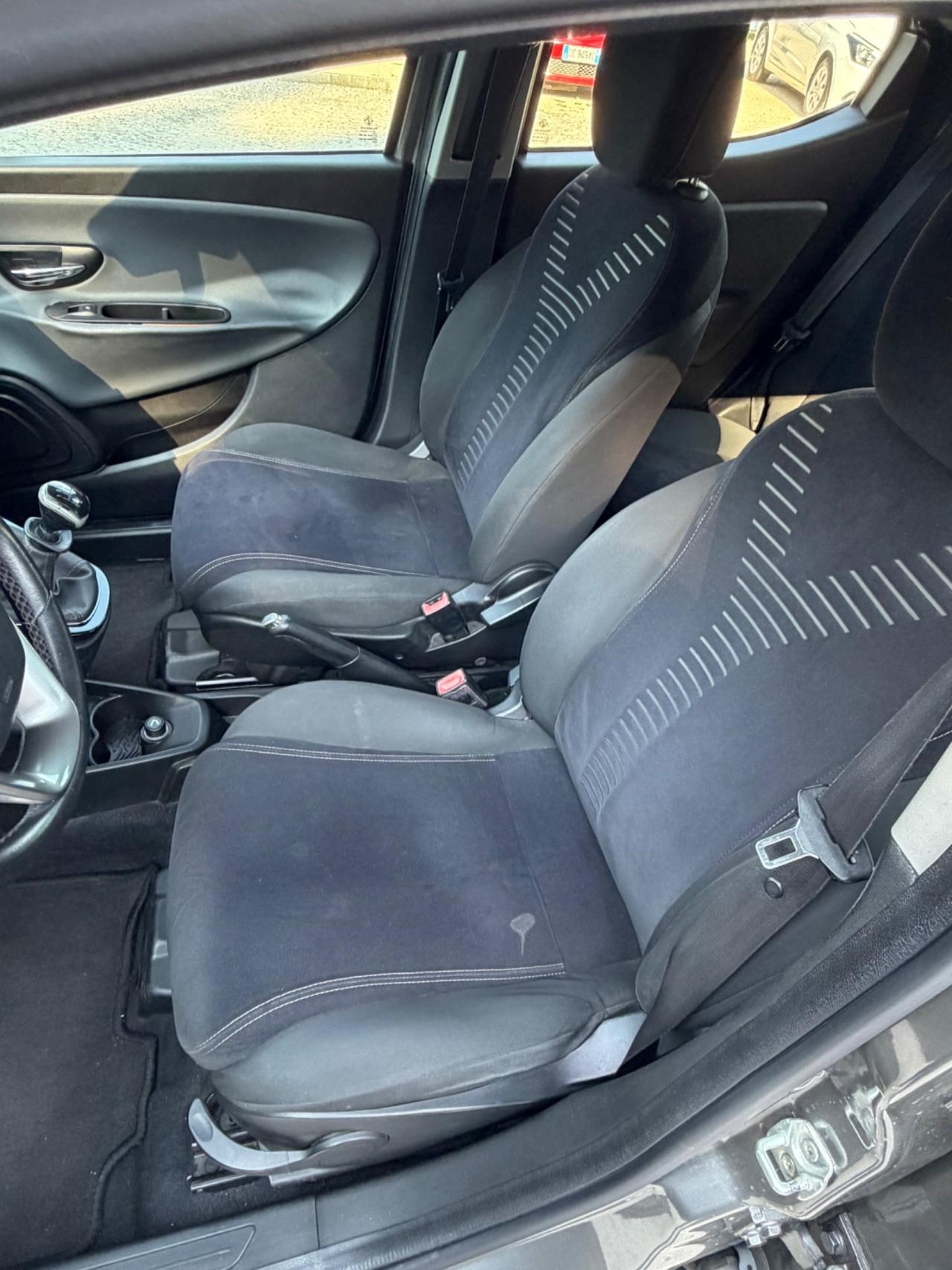 Lancia Ypsilon 1.2 69 CV 5 porte GPL Ecochic Platinum