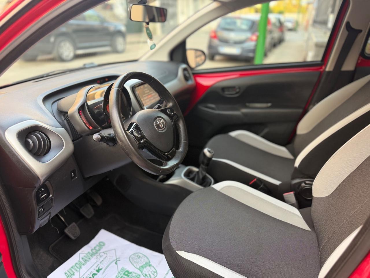 Toyota Aygo 1.0 VVT-i 69 CV 5 porte x-cool