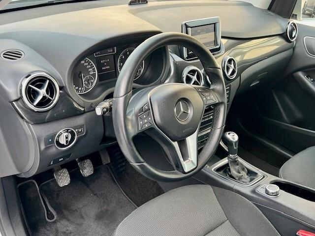 Mercedes-Benz B 180 BlueEFFICIENCY 2012