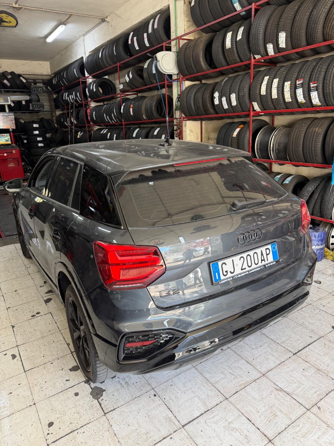 Audi Q2 35 TDI S tronic Identity Black