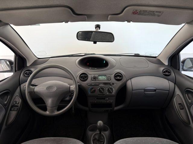 TOYOTA Yaris 1.0i 16V cat 5 porte Sol