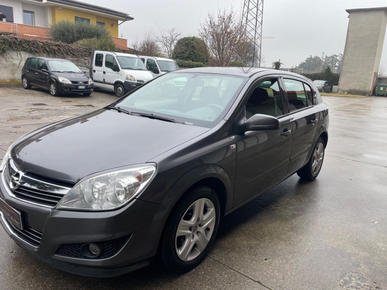 Opel Astra 1.7 CDTI 110CV 5 porte Cosmo neopatentati