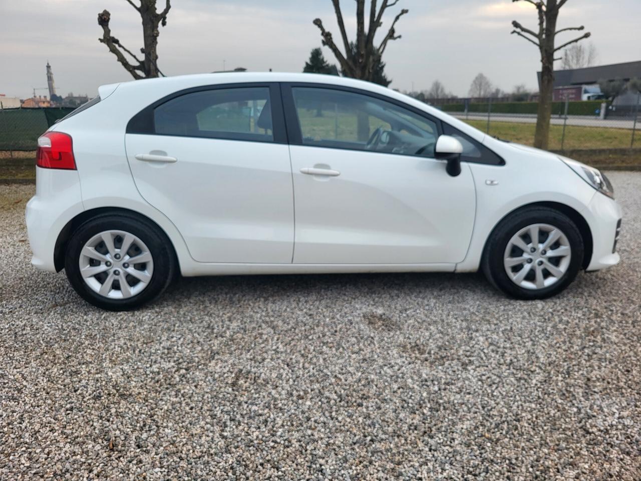 Kia Rio 1.1 CRDi 5p. Cool