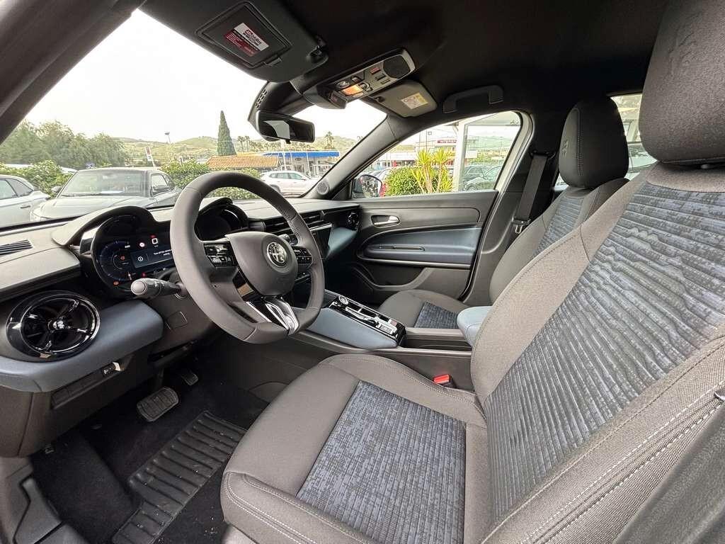 Alfa Romeo Junior 1.2 136 CV Hybrid 2026 KM 0 IVA ESPOSTA Tua a solo 269 Euro al mese