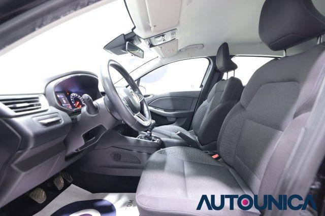 RENAULT Clio TCE 90 CV 5 PORTE EQUILIBRE NEOPATENTATI FARI LED