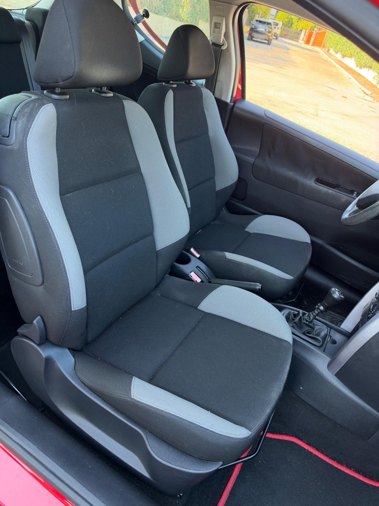 Peugeot 207 sport 1.4 Benzina Neopatentati