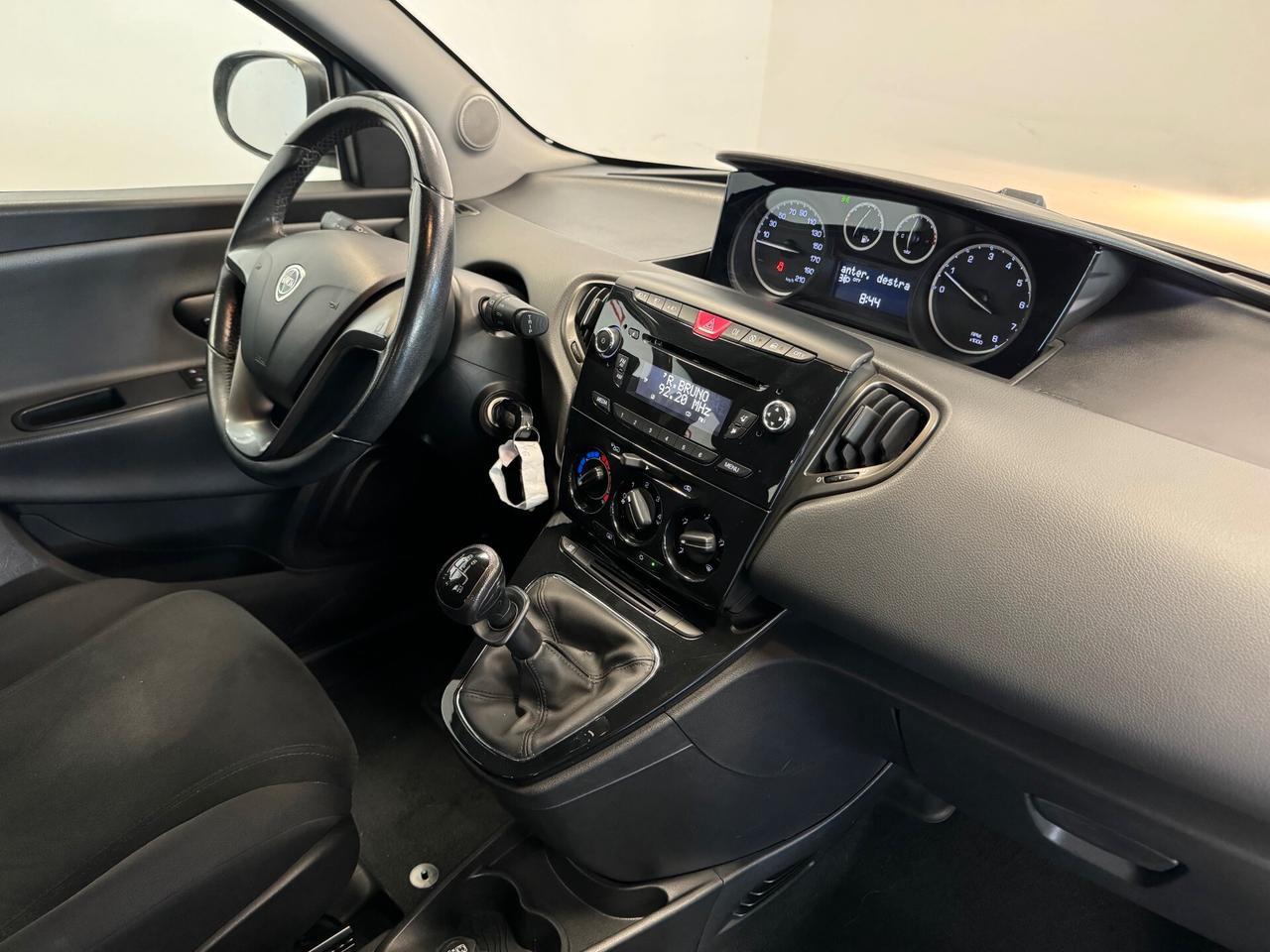 Lancia Ypsilon 1.2 69 CV 5 porte S&S Gold NEOPATENTATI