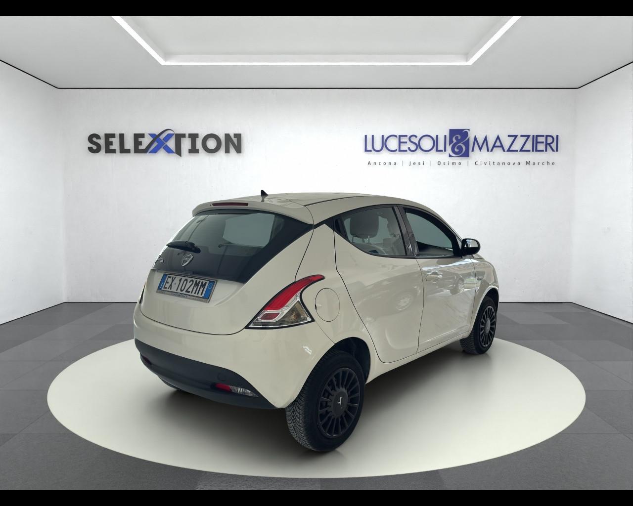 LANCIA Ypsilon 3ª serie - Ypsilon 0.9 TwinAir 85 CV 5 porte Metano