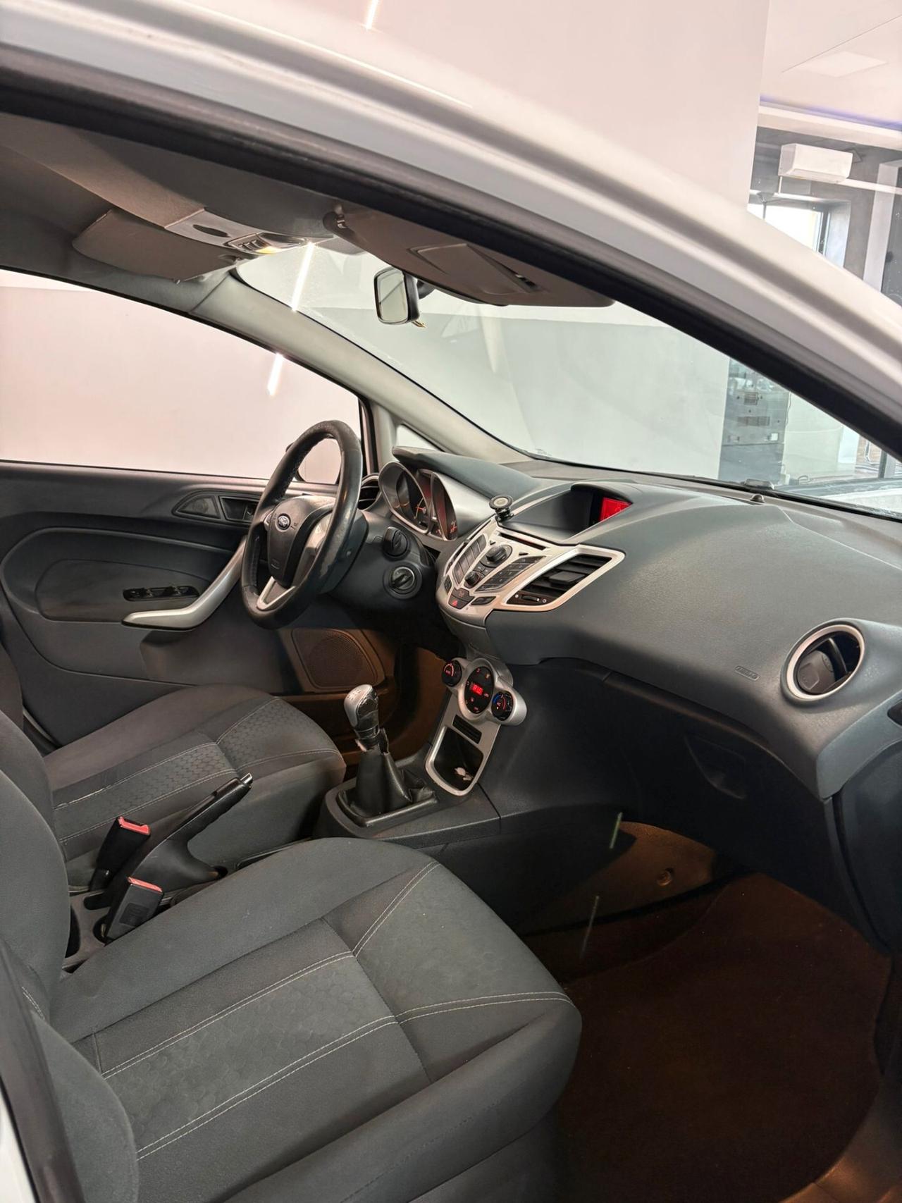 Ford Fiesta 1.4 5 porte Bz.- GPL Titanium