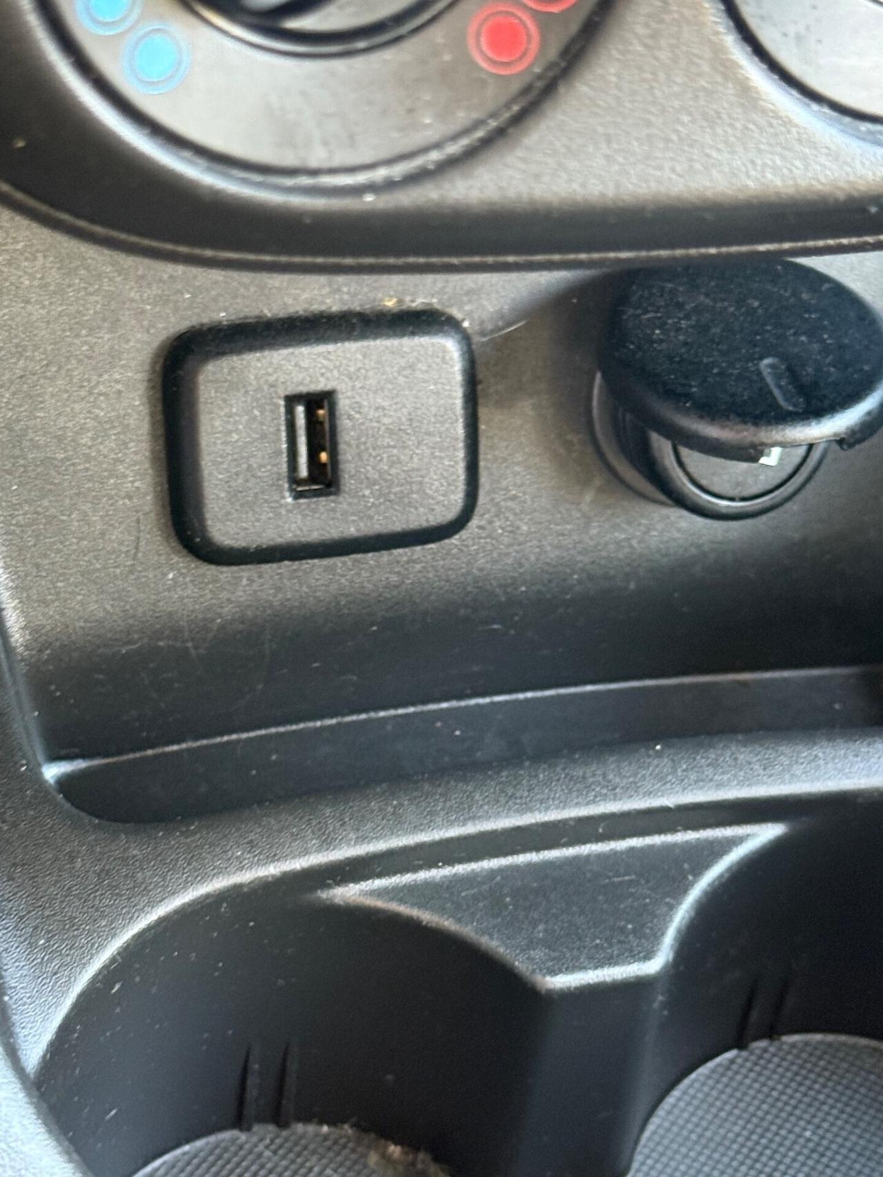 Opel Corsa 1.4 90CV GPL Tech B color neopatentati