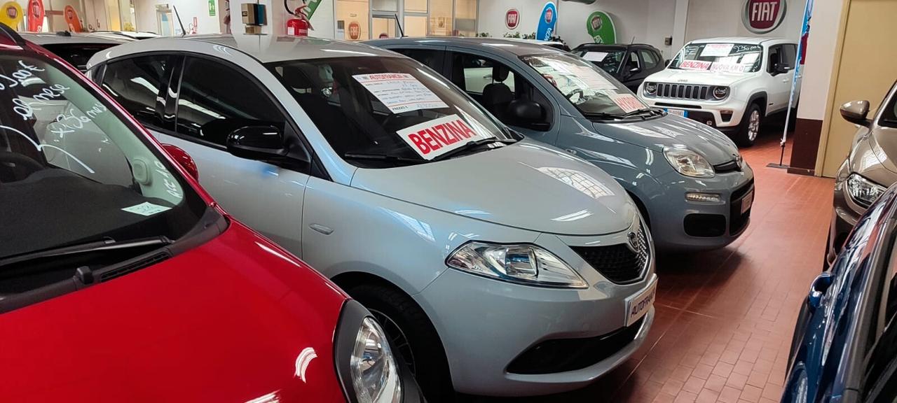 Lancia Ypsilon 1.2 69 CV 5 porte S&S Gold
