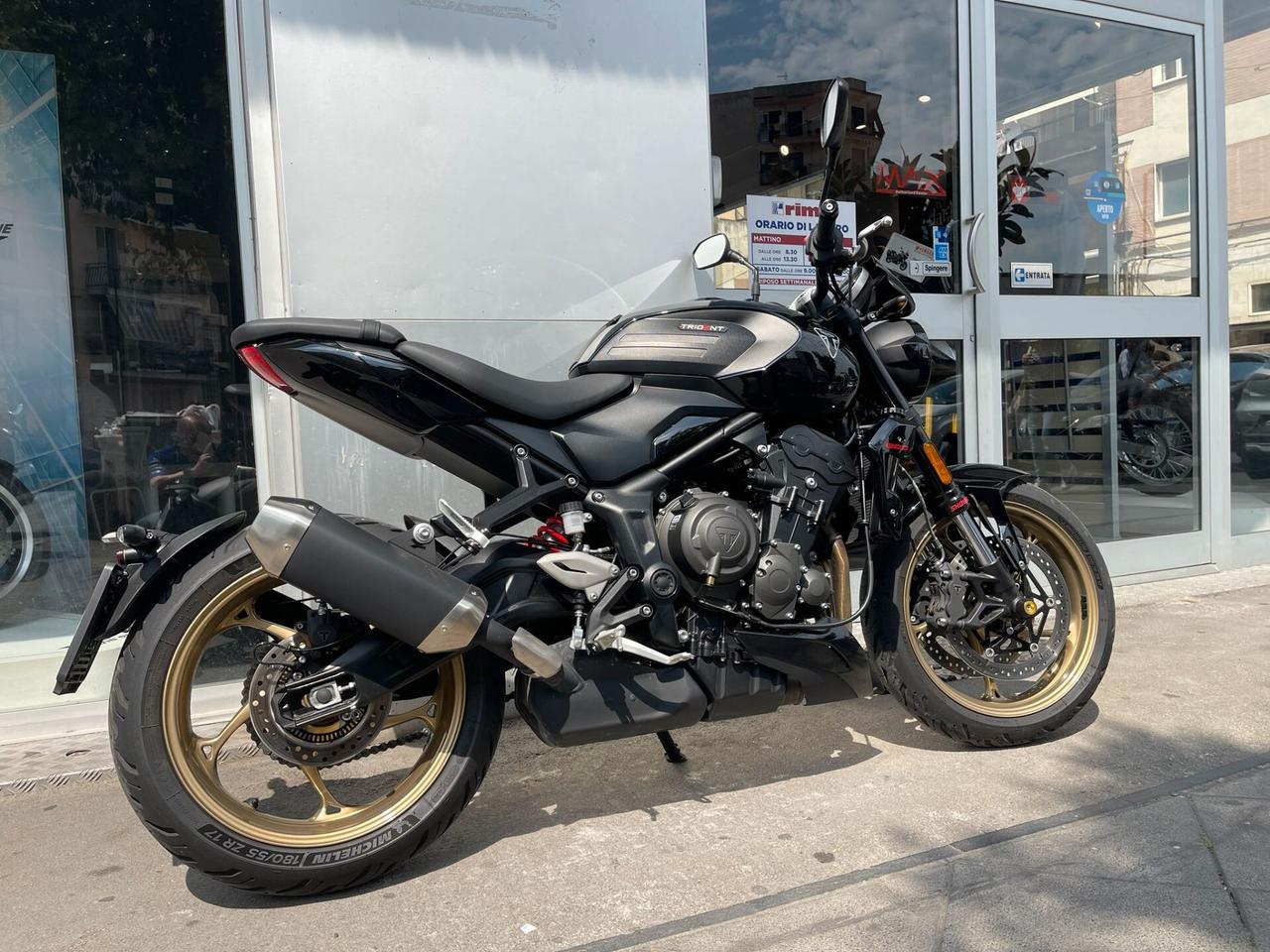 Triumph Trident 900