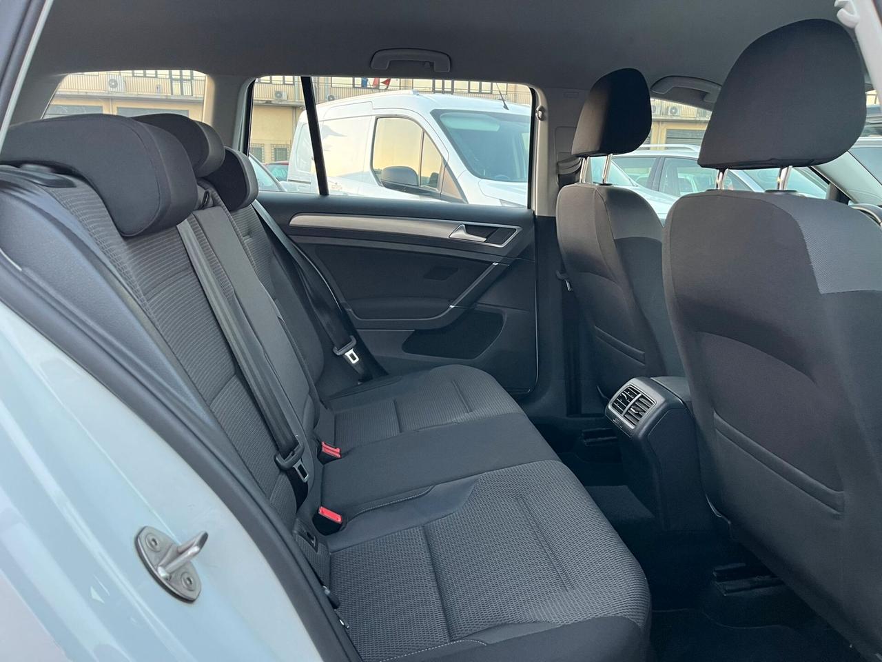 Volkswagen Golf Variant 1.6 TDI 115 CV DSG Business BlueMotion Tech.