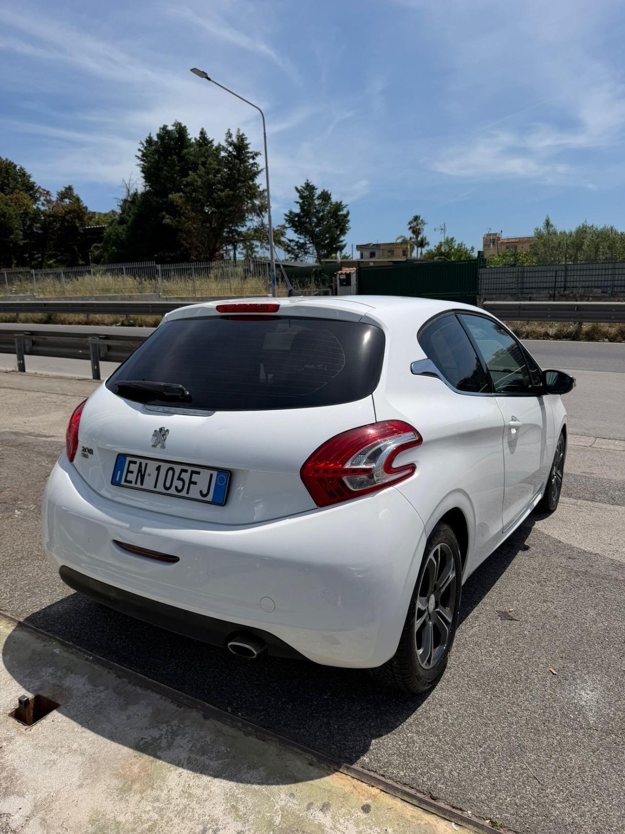 Peugeot 208 1.4 HDi 68 CV 3 porte Access