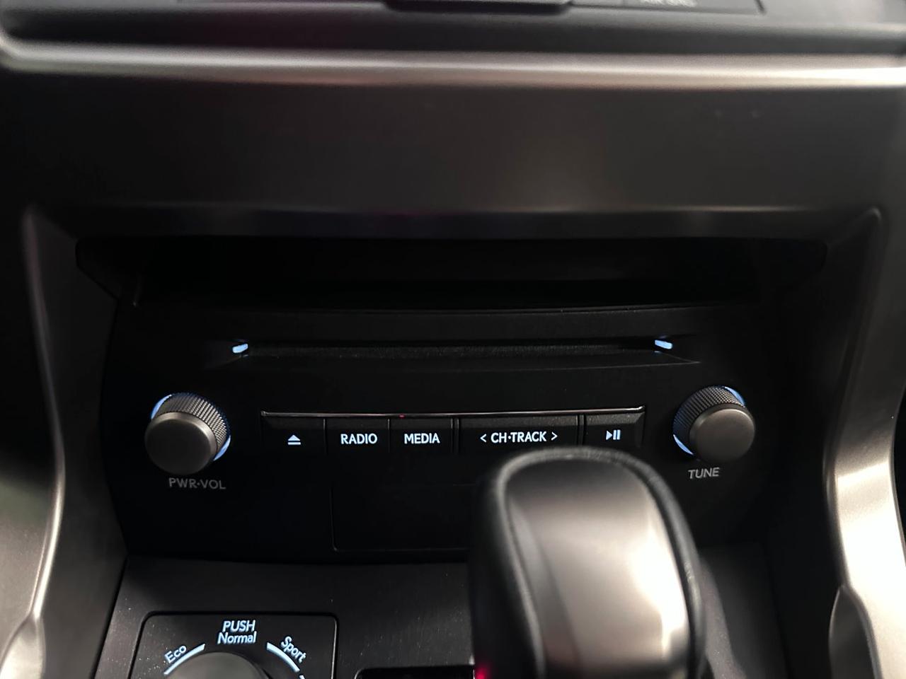 Lexus NX 300h 2.5 Business 2wd cvt