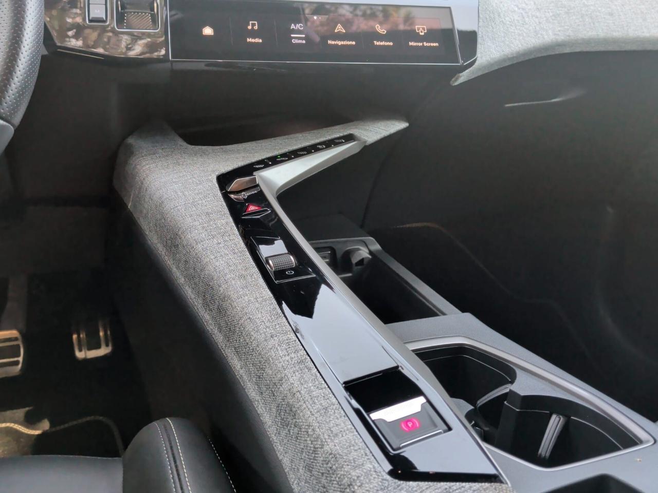 Peugeot 3008 Hybrid 136 e-DCS6 GT 2025