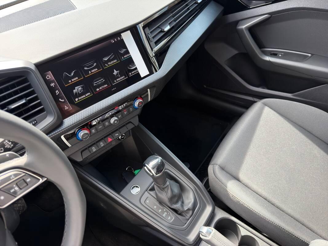 Audi A1 30 1.0 tfsi Identity Contrast 116cv s tronic