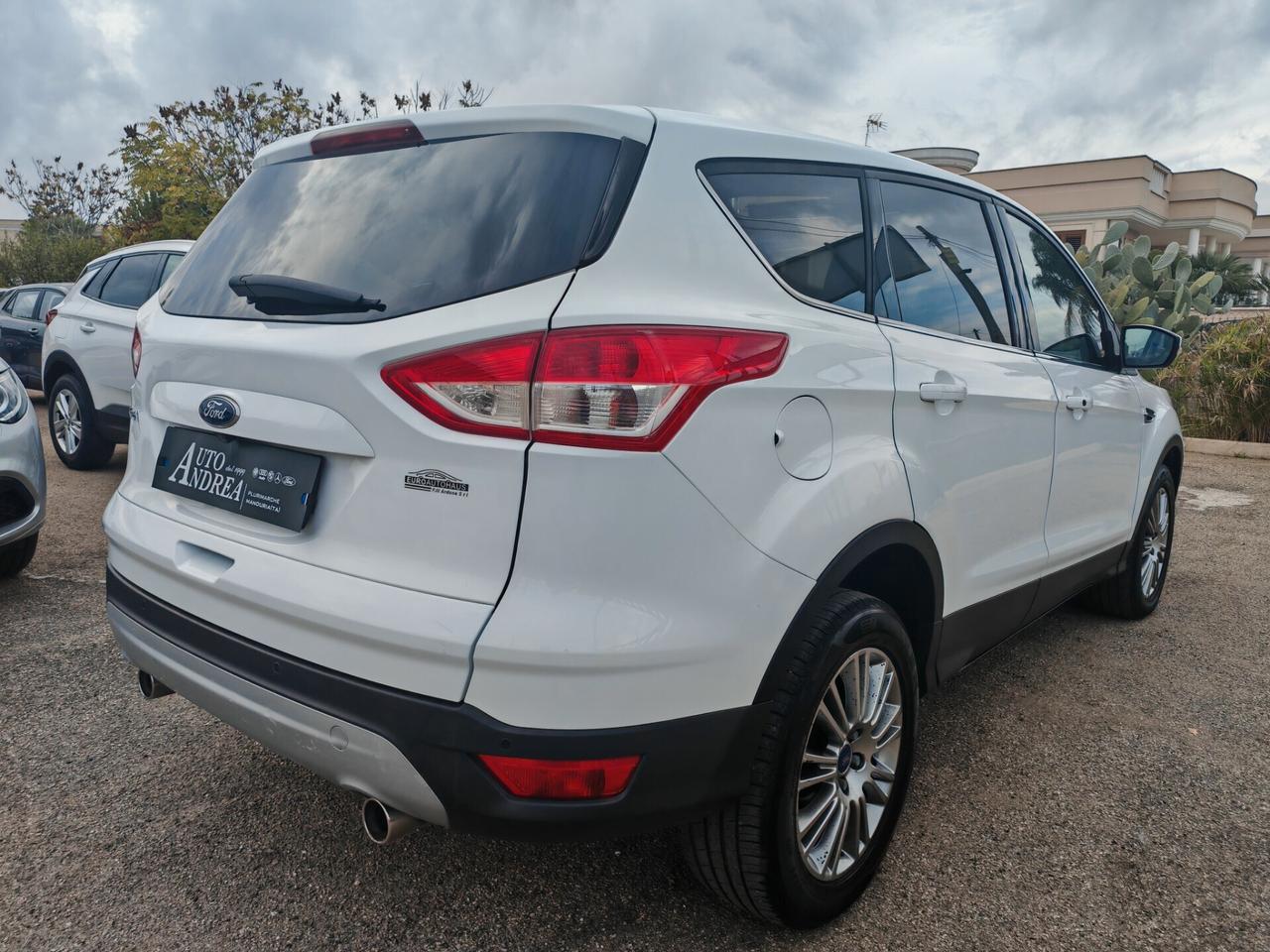 Ford Kuga 2.0 TDCI tetto navig cam pelle 2013