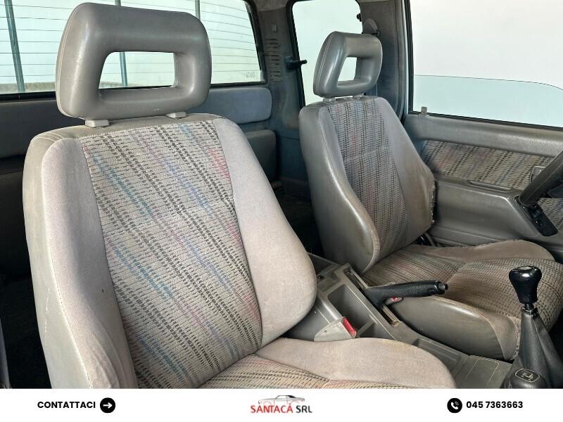 NISSAN PICK UP 4X4