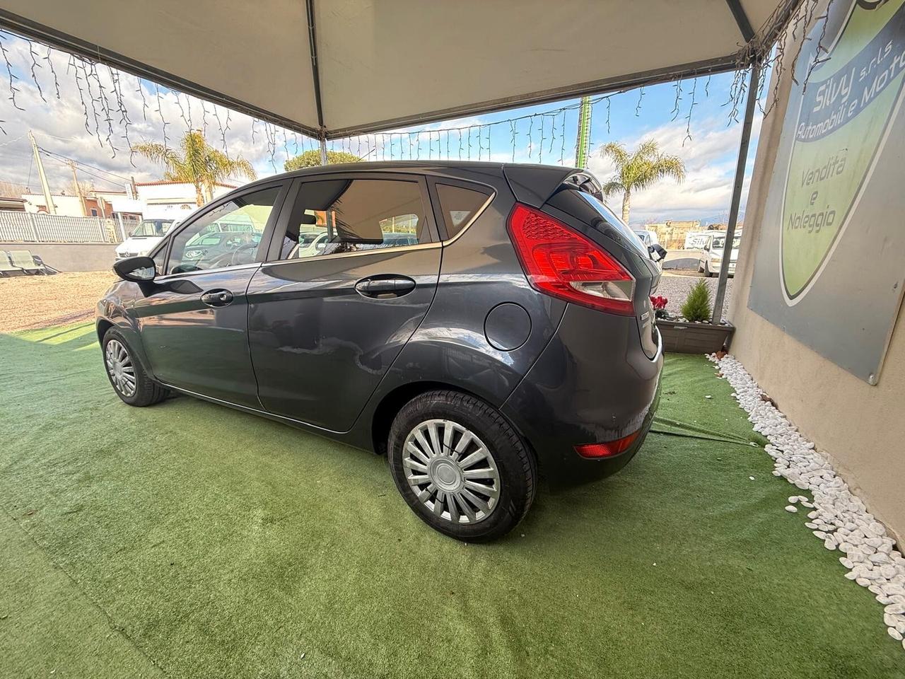 Ford Fiesta 1.4 TDCi 68CV 5 porte Titanium