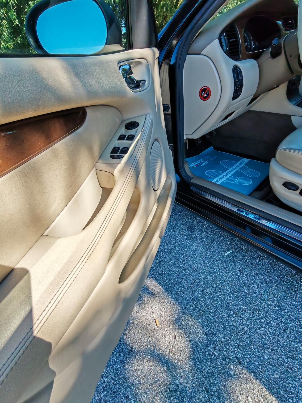 Jaguar X-Type 2.5 V6 24V cat Executive
