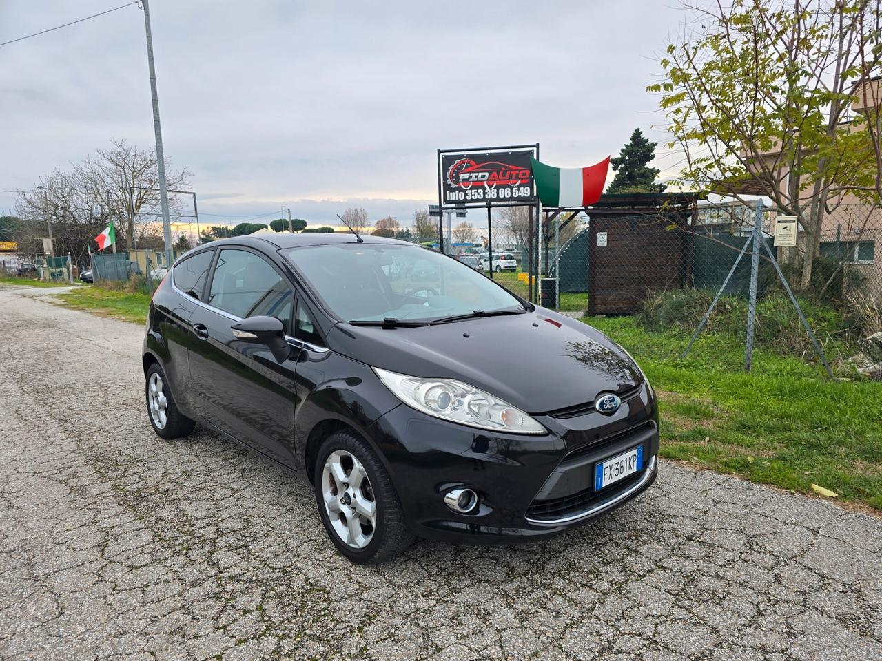 Ford Fiesta 1.2 Benzina con GARANZIA-NEOPATENTATI