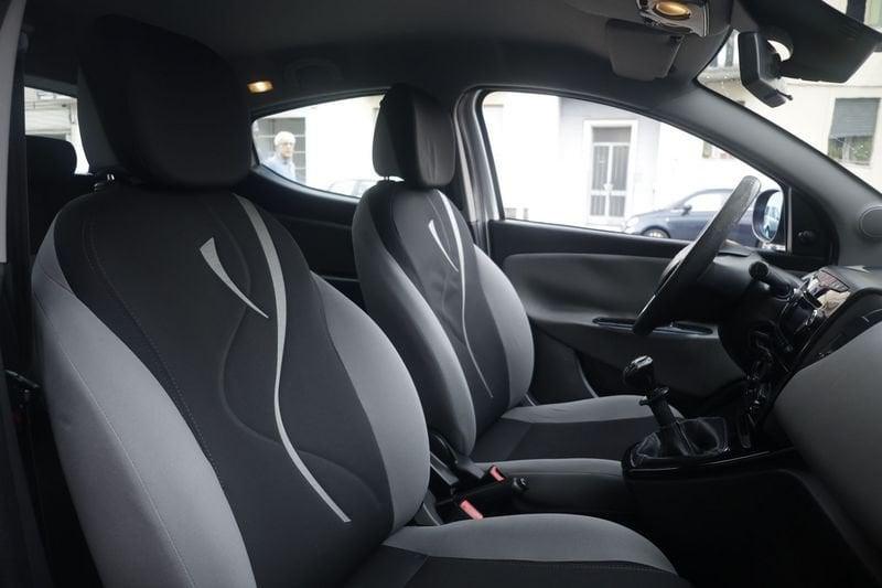 Lancia Ypsilon Lancia Ypsilon 1.2 69 CV 5 porte GPL Ecochic Gold 51KW ANNO 2013