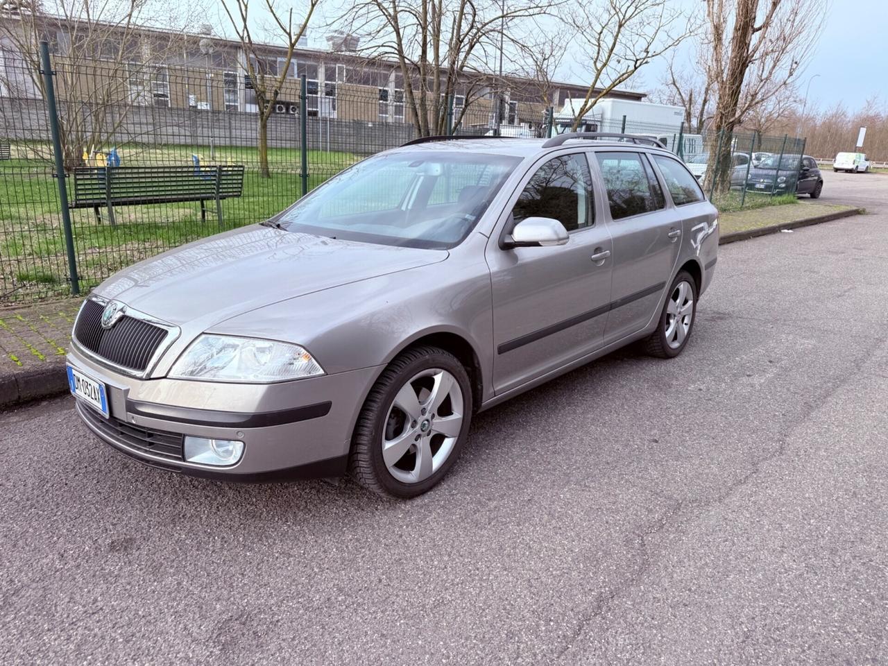 Skoda Octavia 2.0TDI- UNICO PROPRIETARIOOOO!!