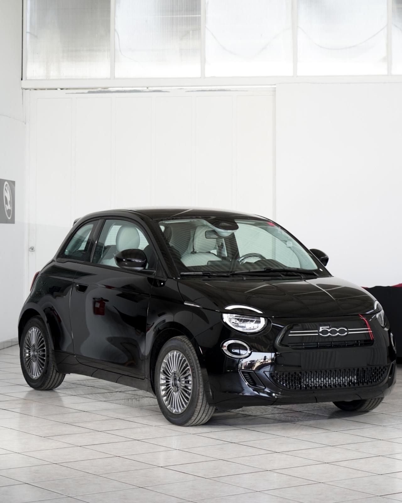 FIAT 500 HYBRID ICON – KM 0