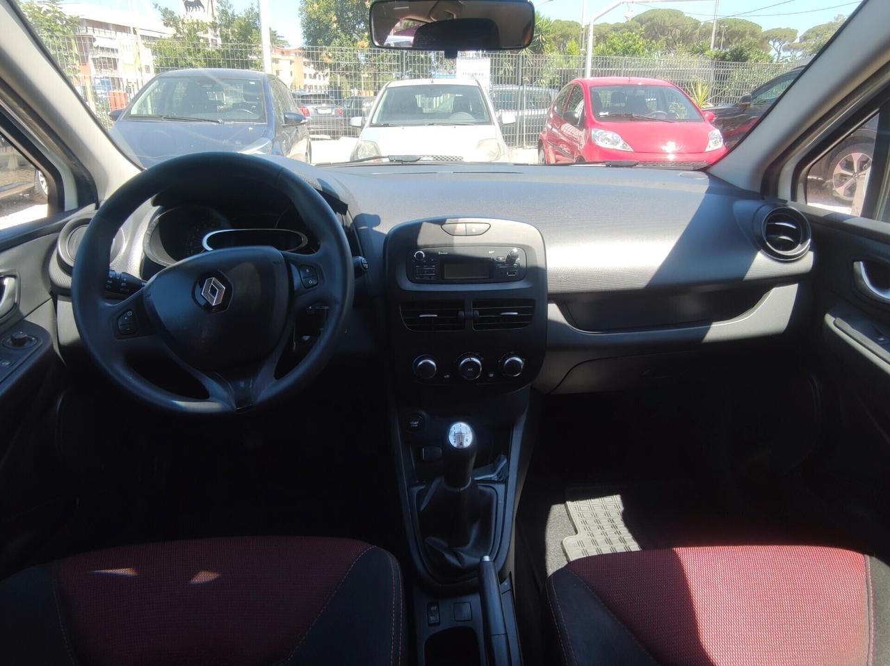 PROMO ESTATE!Renault Clio 1.2 75CV *77.000 km*