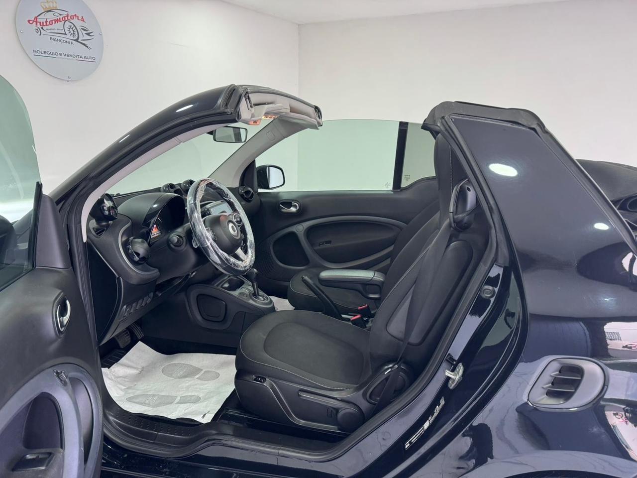 Smart ForTwo 71 cv-AUTOMATICA-CABRIO-2019