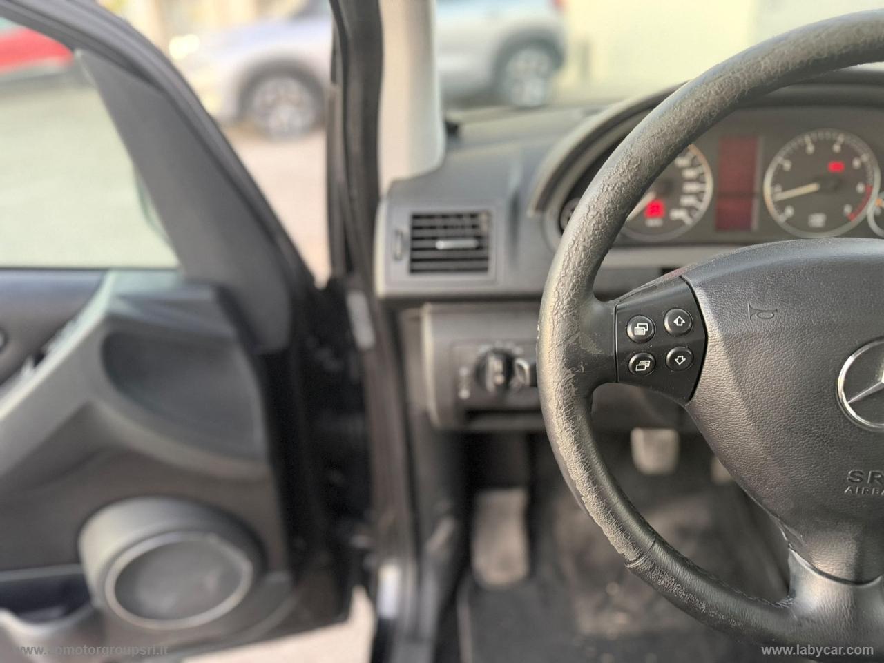 MERCEDES-BENZ A 150 Avantgarde BLACK MATT