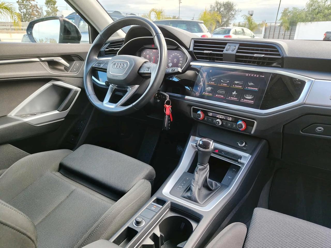 Audi Q3 SPB 35 TDI Identity Black S tronic - 2022