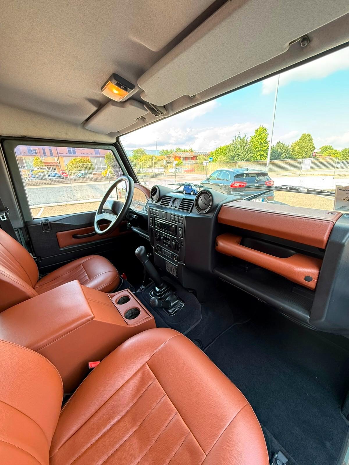 Land Rover Defender 90 2.4 TD4 Station Wagon E
