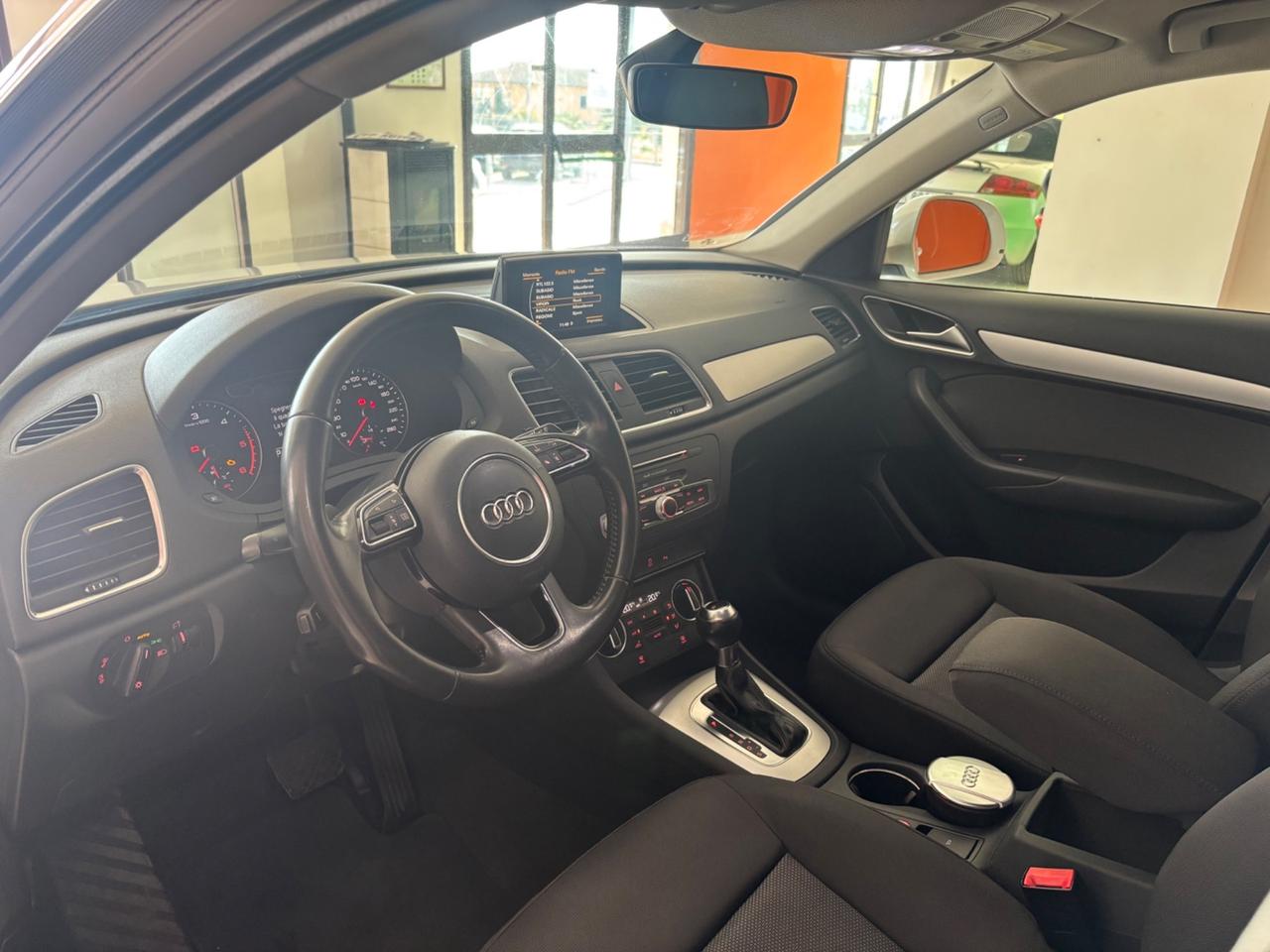Audi Q3 2.0 TDI 120 CV Sport xeno navi automatica