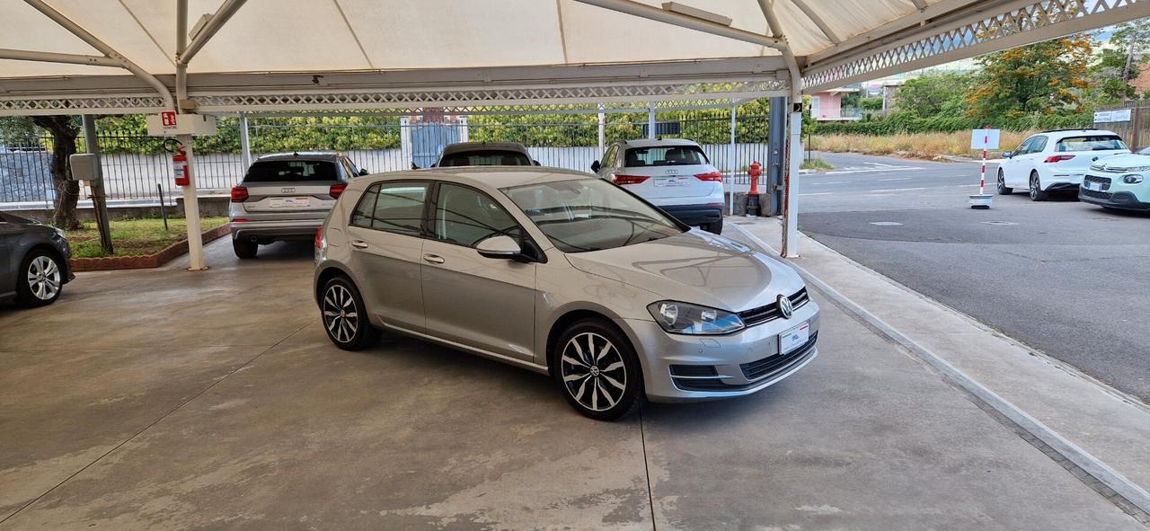 Volkswagen Golf 7 1.6 TDi 105cv HighLine