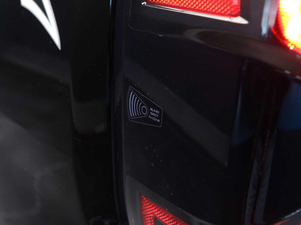 Ford Ranger Raptor 2.0 ecoblue 210cv auto pronto disponibile con due versione di colori