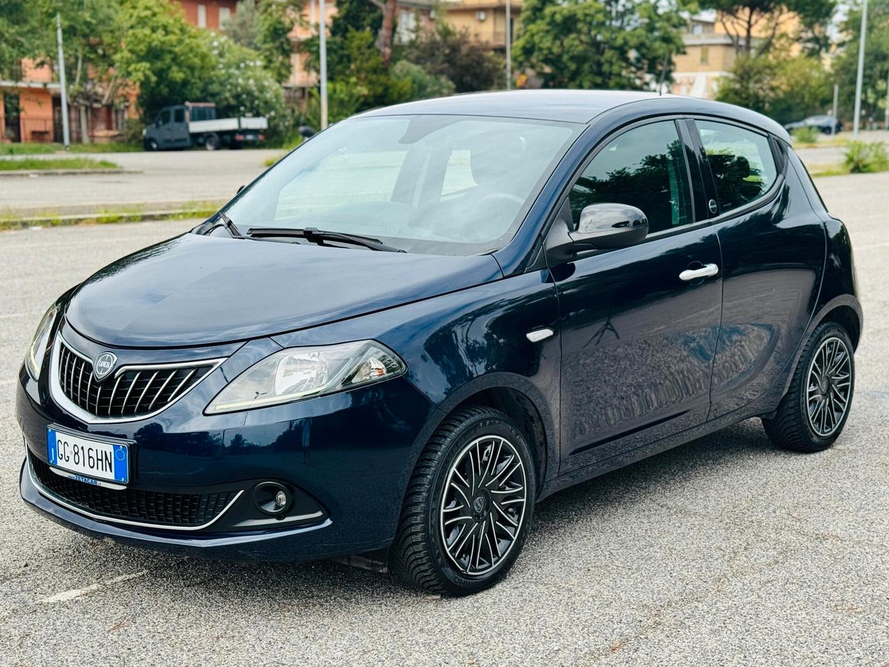Lancia Ypsilon 1.0 FireFly 5 porte S&S Hybrid Ecochic Gold -TUA SENZA VINCOLI-