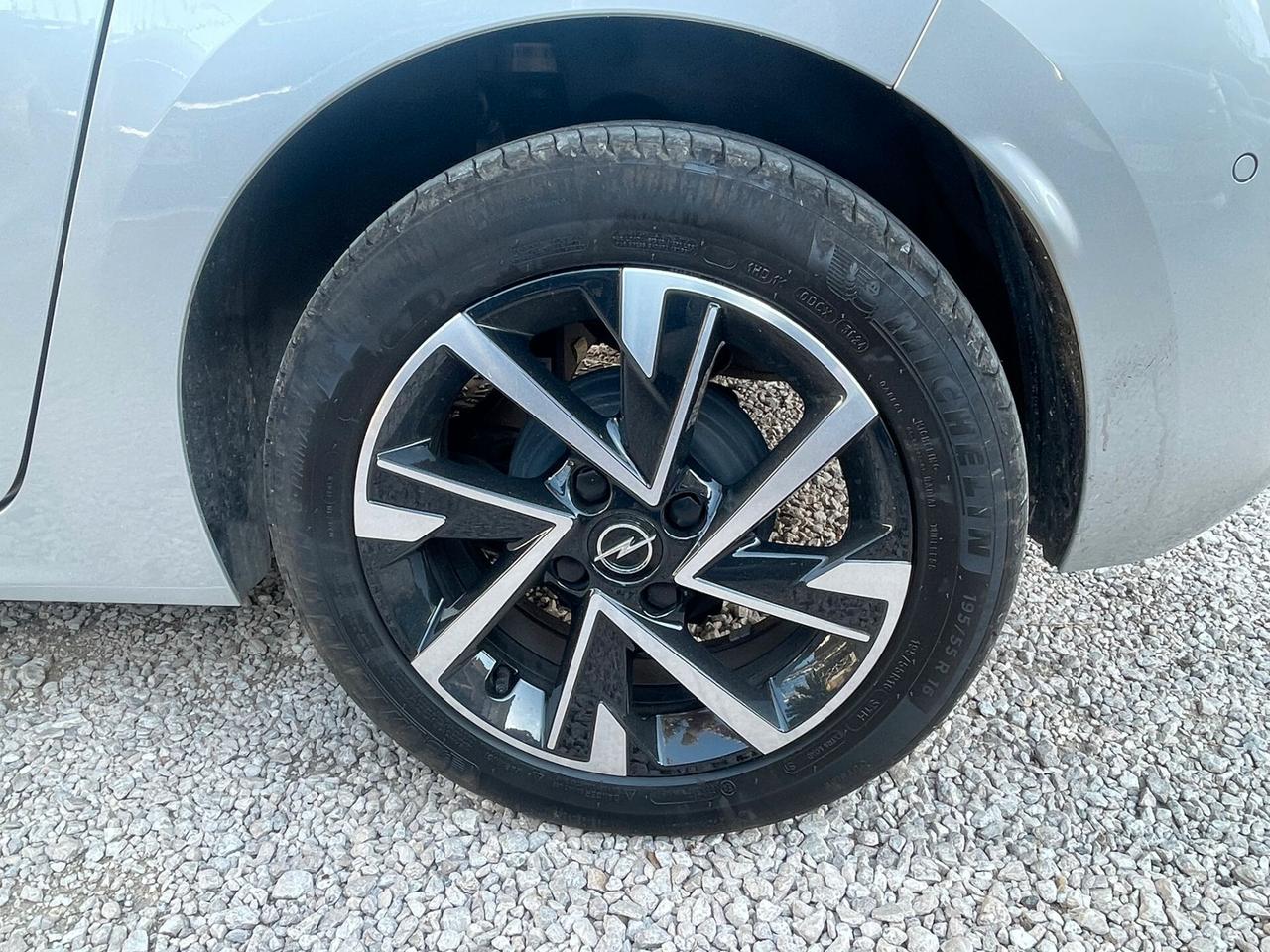 Opel Corsa 1.2 GS LINE