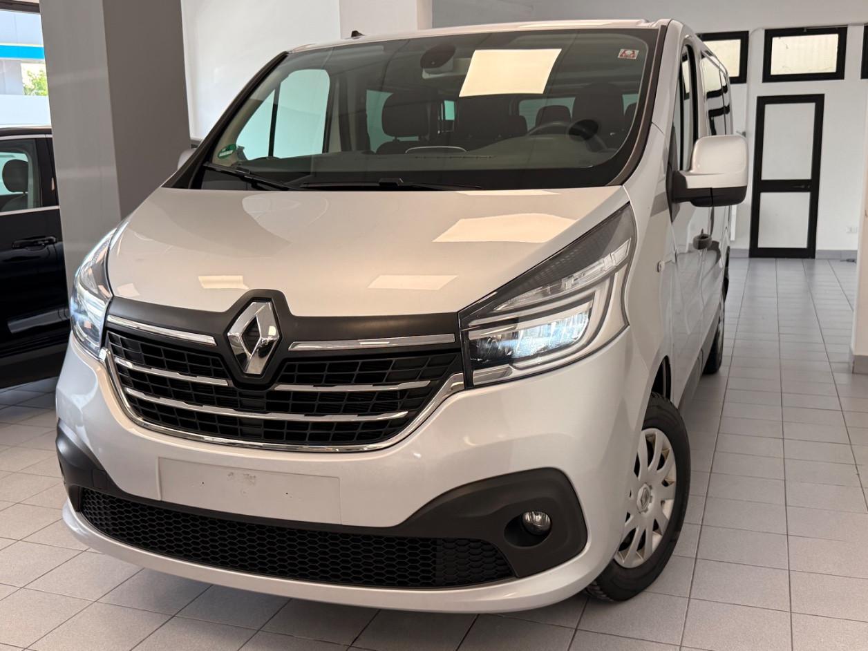 Renault Trafic 2.0 dci 9 Posti + Gancio