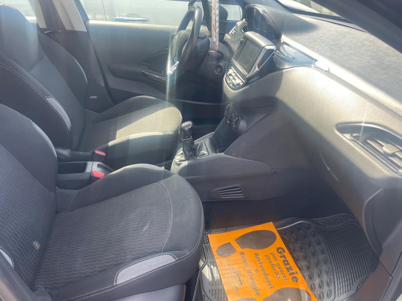 PEUGEOT 208 1.2 BENZINA 82 (CV) 2015