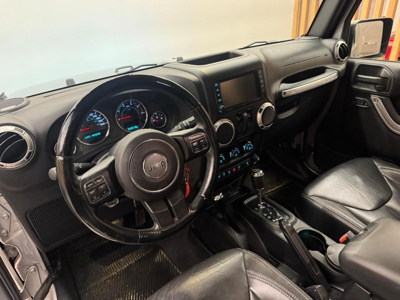 Jeep Wrangler 2.8 CRD SAHARA UNLIMITED PARI AL NUOVO restilyng