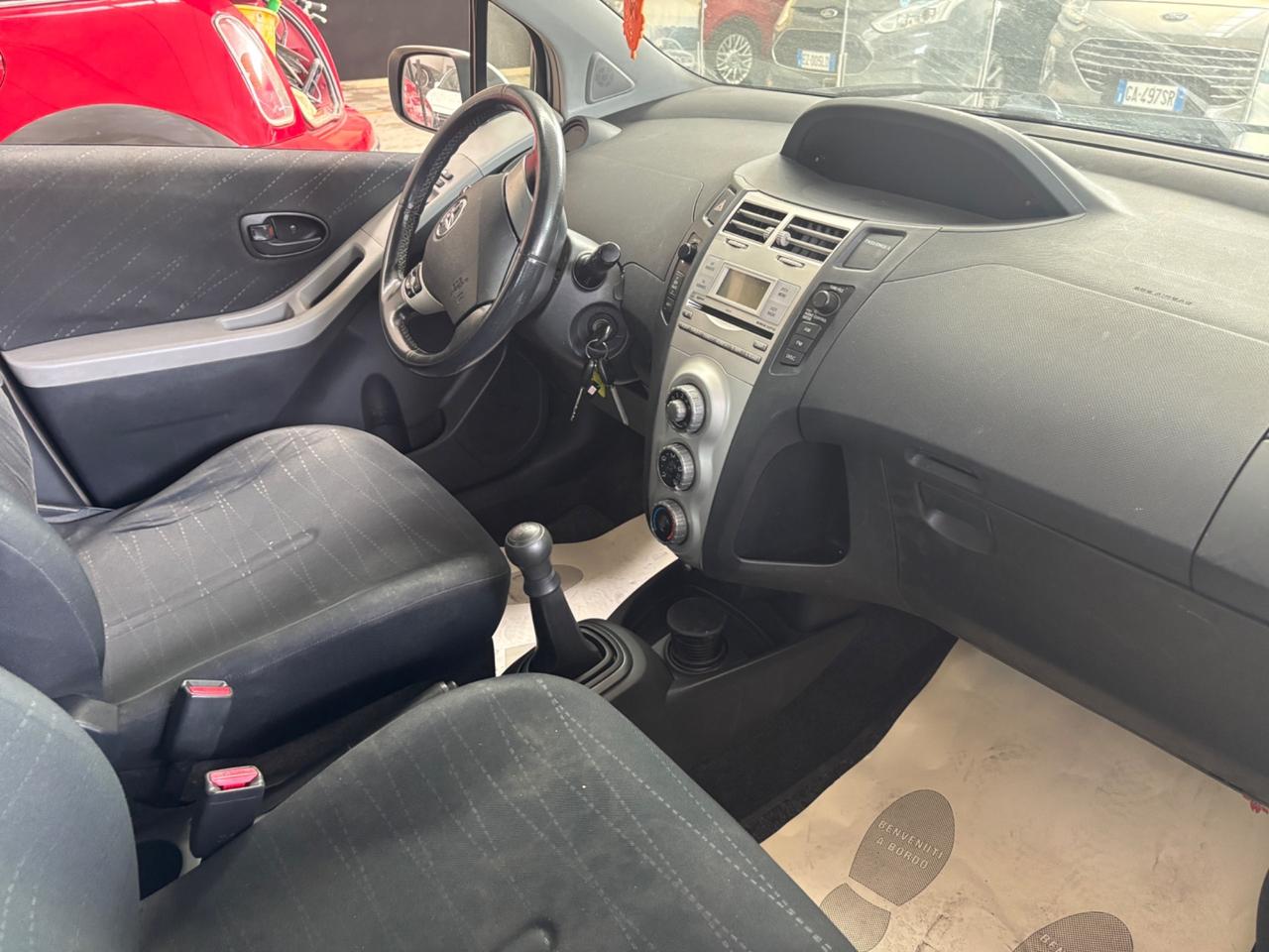 Toyota Yaris 1.0 5 porte Sol